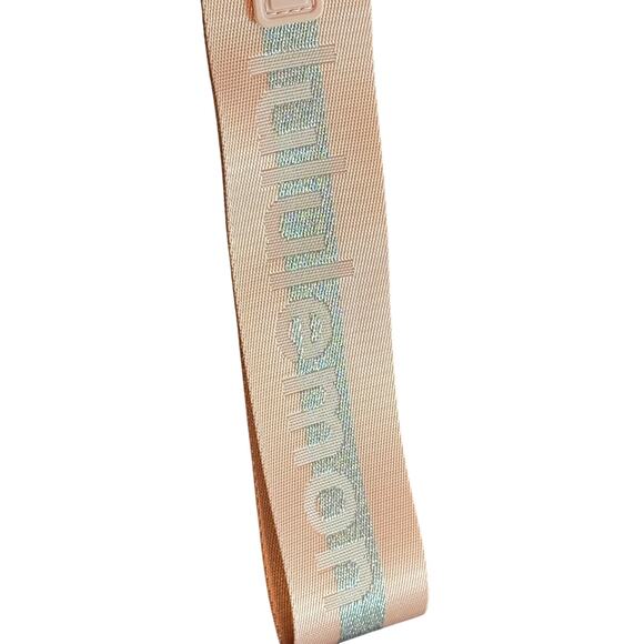 Lululemon Never Lost Keychain U9BGQS in PIMI/SLVR Pink Mist Metallic Silver NWT - Picture 5 of 7